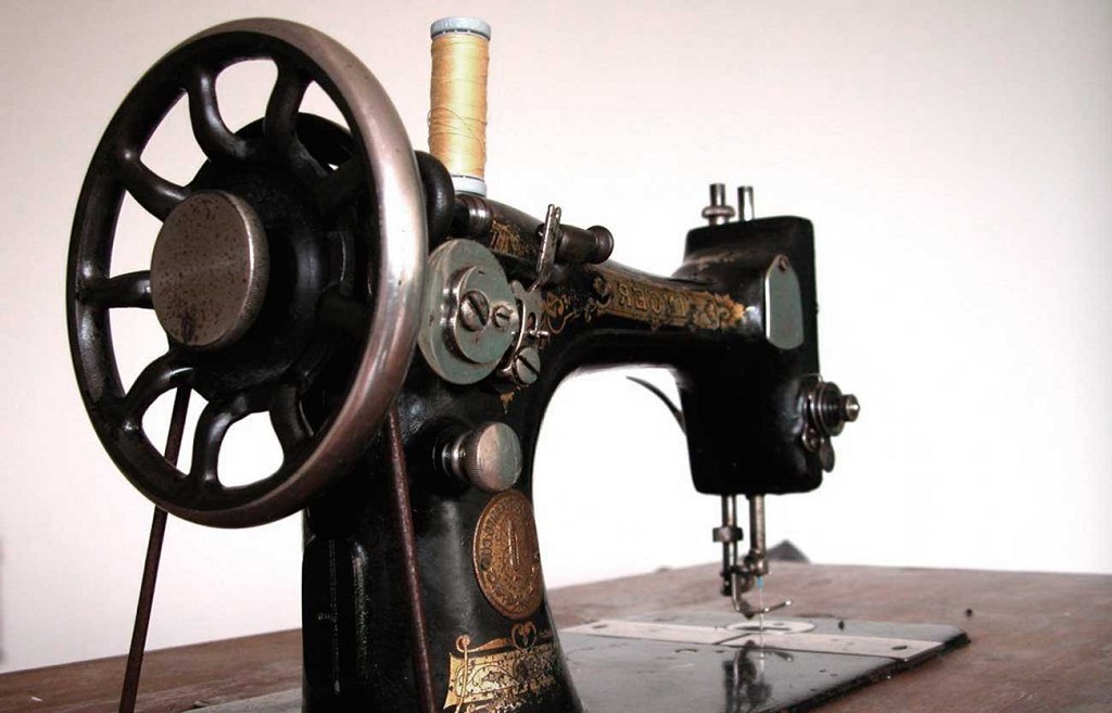 invención de la máquina de coser